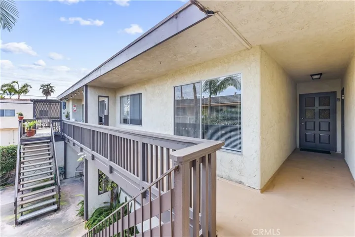 212 15th Street, Huntington Beach, California 92648