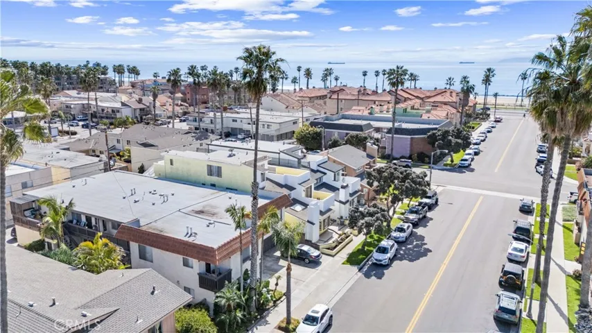 212 15th Street, Huntington Beach, California 92648