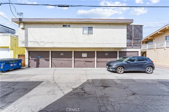 212 15th Street, Huntington Beach, California 92648