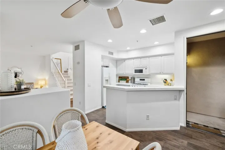 17 Baccus, Ladera Ranch, California 92694