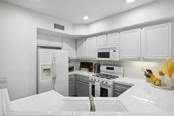 17 Baccus, Ladera Ranch, California 92694