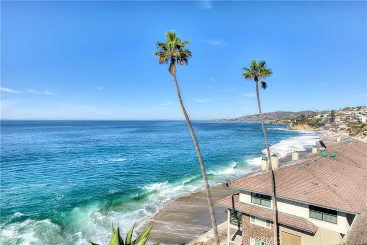 Walk below to the North on Lagunitas Beach to Victoria Beach