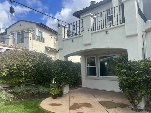 7418 Sitio Montilla, Carlsbad, California 92009