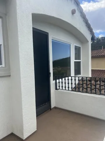 7418 Sitio Montilla, Carlsbad, California 92009