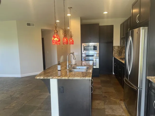 7418 Sitio Montilla, Carlsbad, California 92009