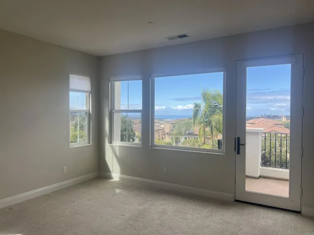 7418 Sitio Montilla, Carlsbad, California 92009