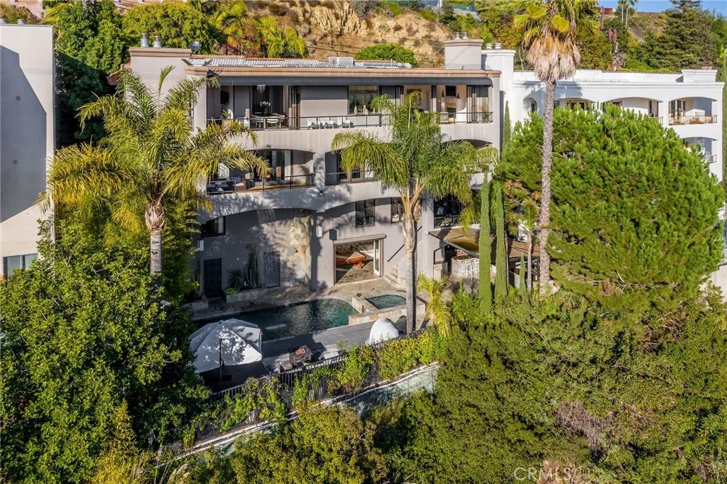 7218 Mulholland Drive, Los Angeles, California 90068 home-pic-1