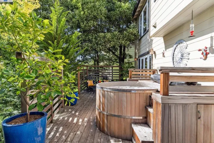 497 Clark Street, Crockett, California 94525