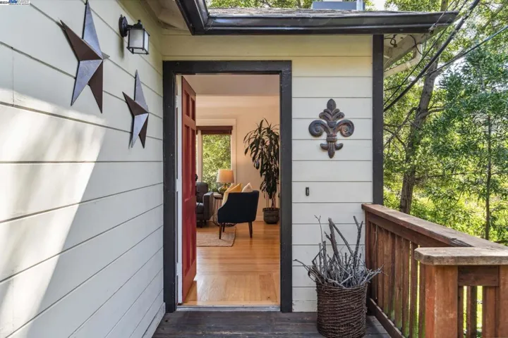 497 Clark Street, Crockett, California 94525