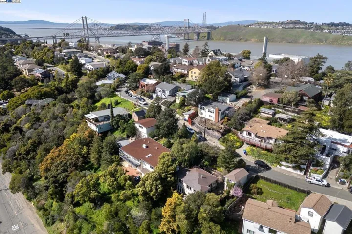 497 Clark Street, Crockett, California 94525
