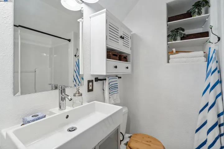 497 Clark Street, Crockett, California 94525