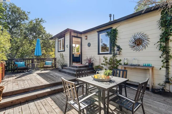 497 Clark Street, Crockett, California 94525