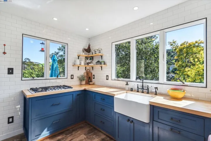 497 Clark Street, Crockett, California 94525