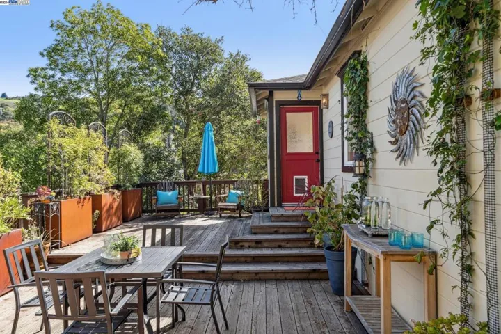 497 Clark Street, Crockett, California 94525