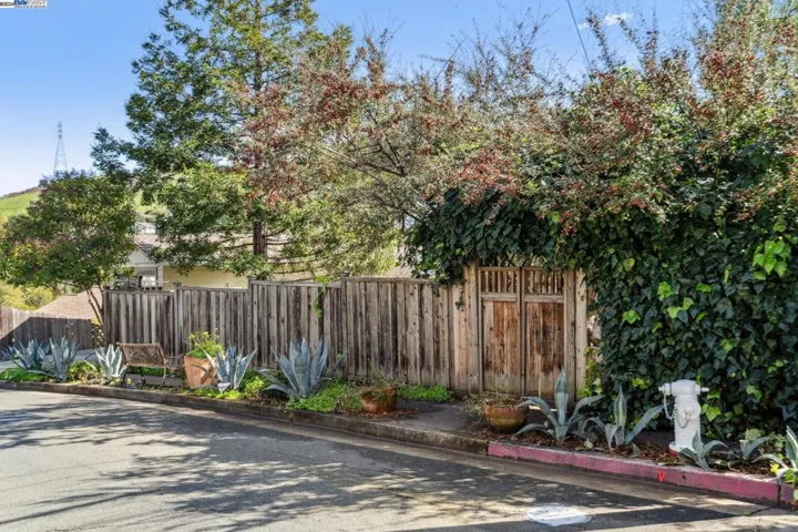 497 Clark Street, Crockett, California 94525