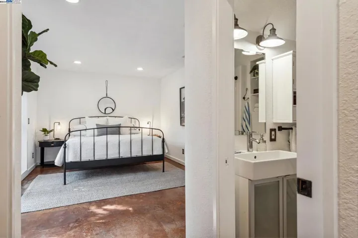 497 Clark Street, Crockett, California 94525