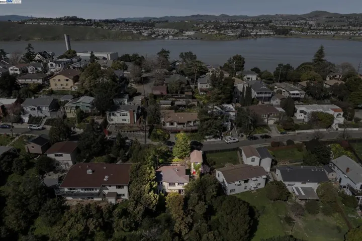 497 Clark Street, Crockett, California 94525