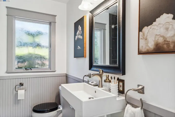 497 Clark Street, Crockett, California 94525
