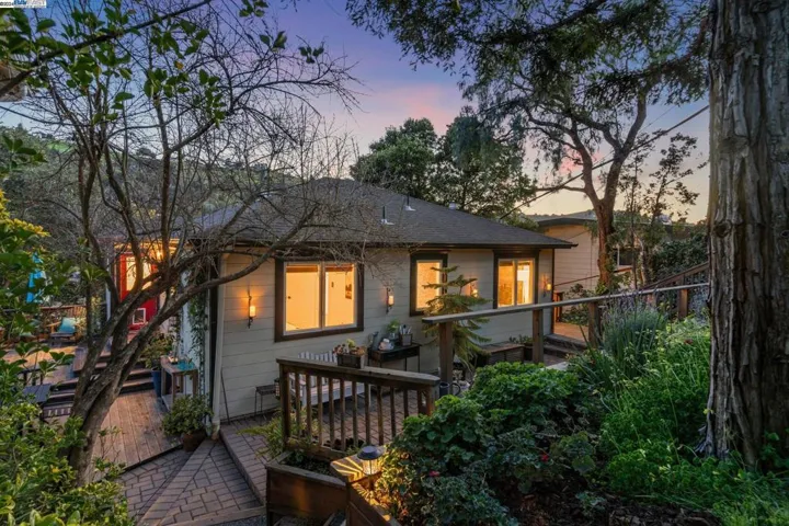 497 Clark Street, Crockett, California 94525