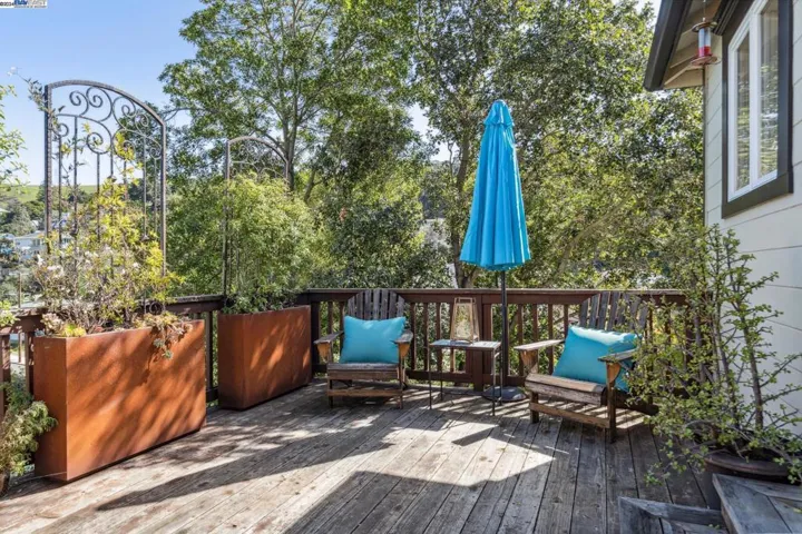 497 Clark Street, Crockett, California 94525