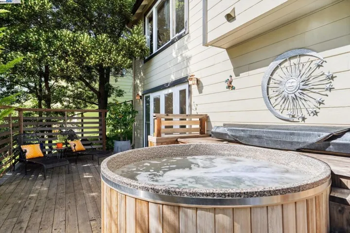 497 Clark Street, Crockett, California 94525