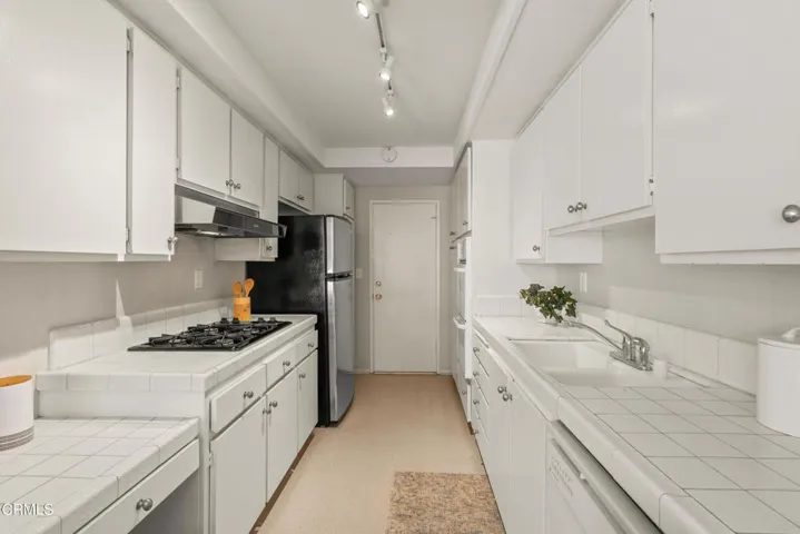 330 W California Blvd Unit 103_LA360VR-1