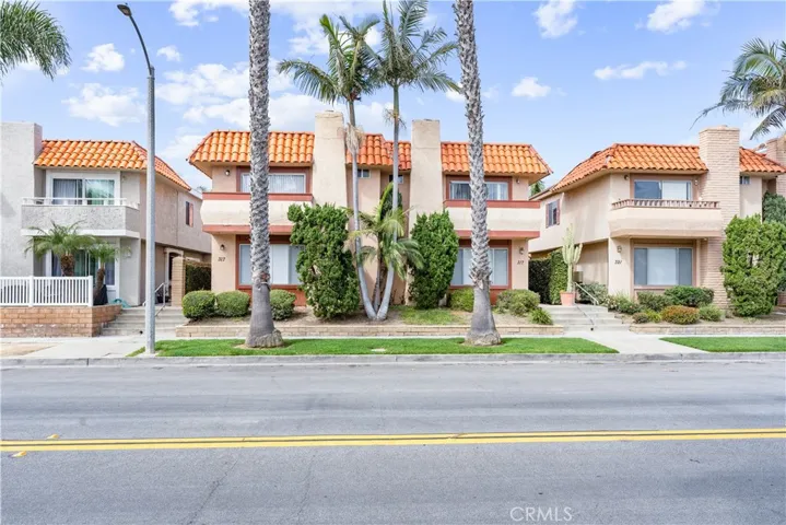 317 22nd Street, Huntington Beach, California 92648