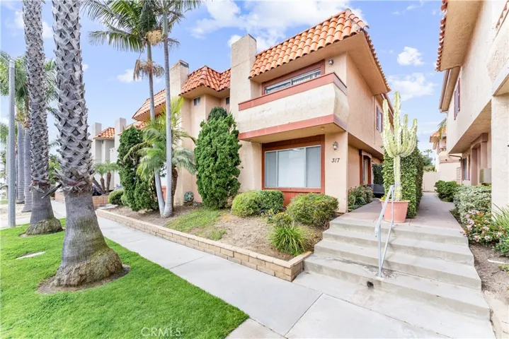 317 22nd Street, Huntington Beach, California 92648