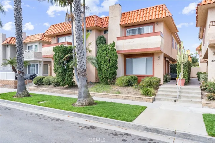 317 22nd Street, Huntington Beach, California 92648