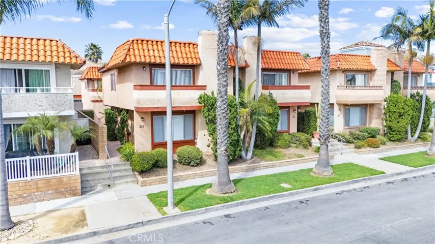 317 22nd Street, Huntington Beach, California 92648