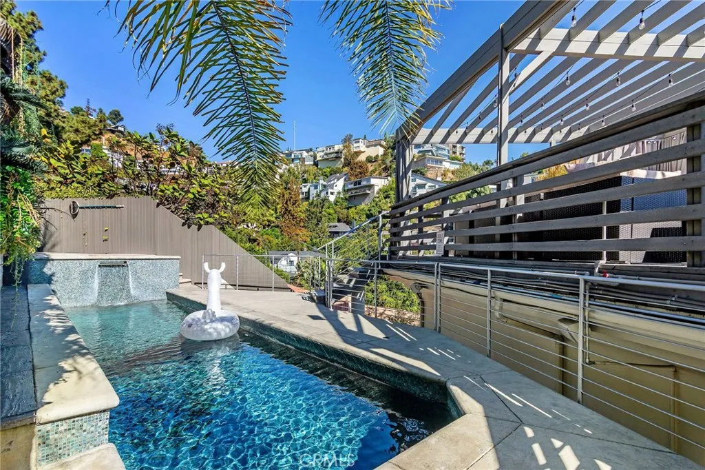 8827 Evanview Drive, Los Angeles, California 90069 home-pic-3