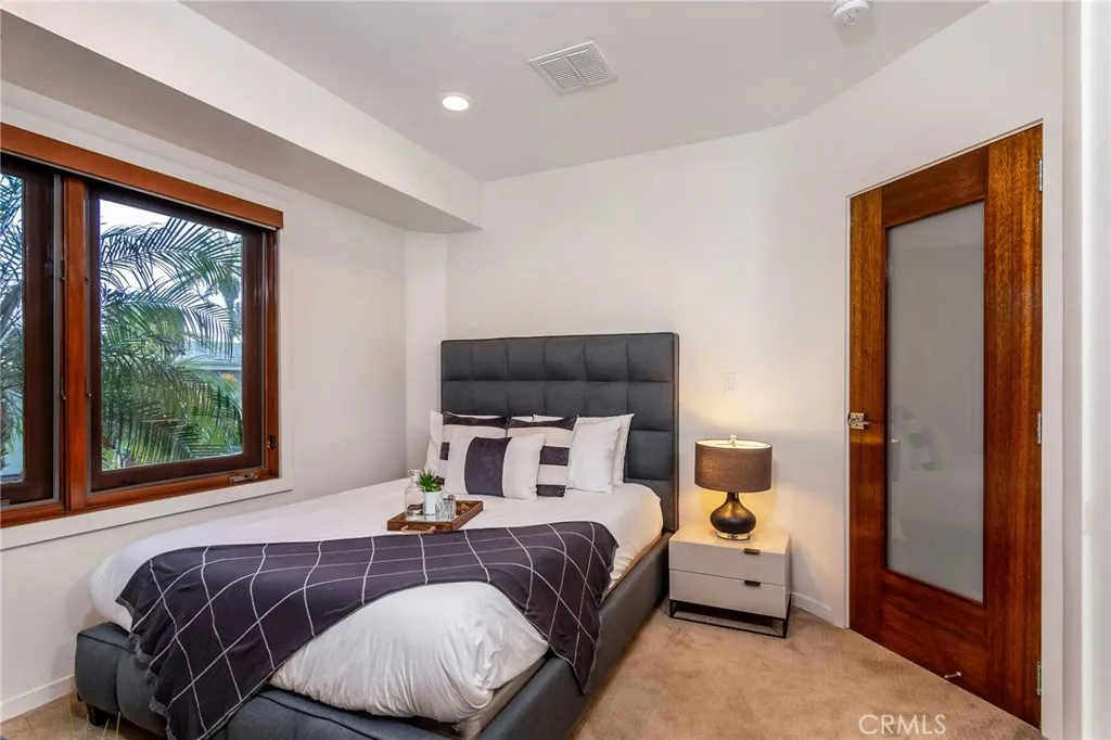 8827 Evanview Drive, Los Angeles, California 90069 home-pic-37