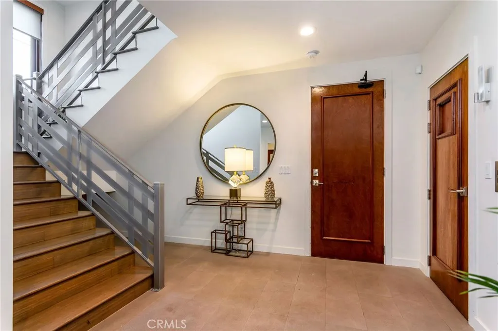 8827 Evanview Drive, Los Angeles, California 90069 home-pic-31