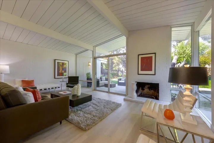 3401 Kenneth Drive, Palo Alto, California 94303