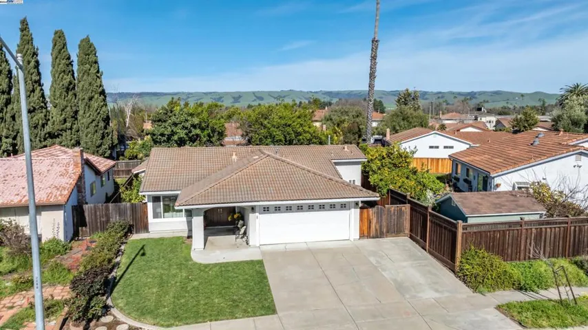 32840 Bucks Lake Ln, Fremont, California 94555