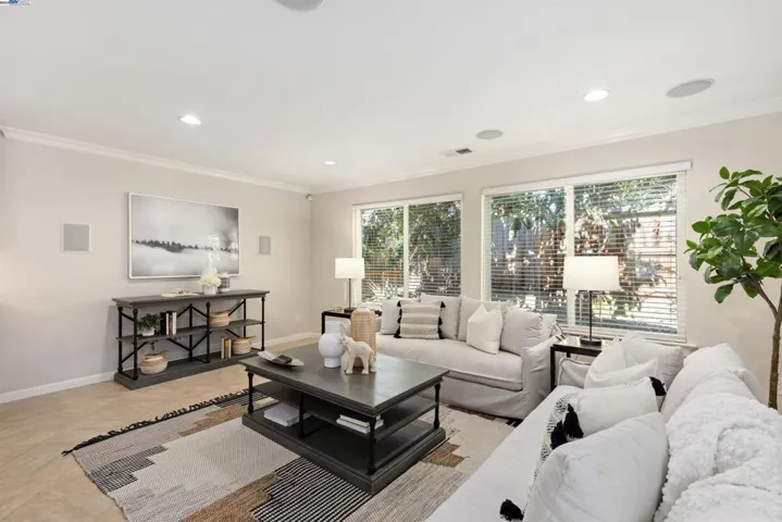 32840 Bucks Lake Ln, Fremont, California 94555