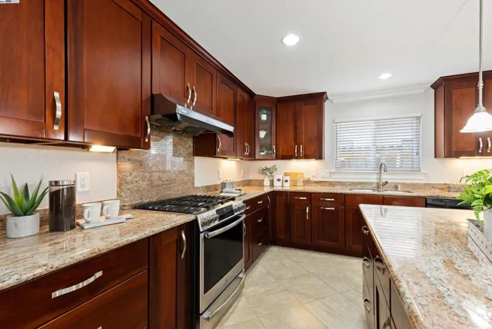 32840 Bucks Lake Ln, Fremont, California 94555
