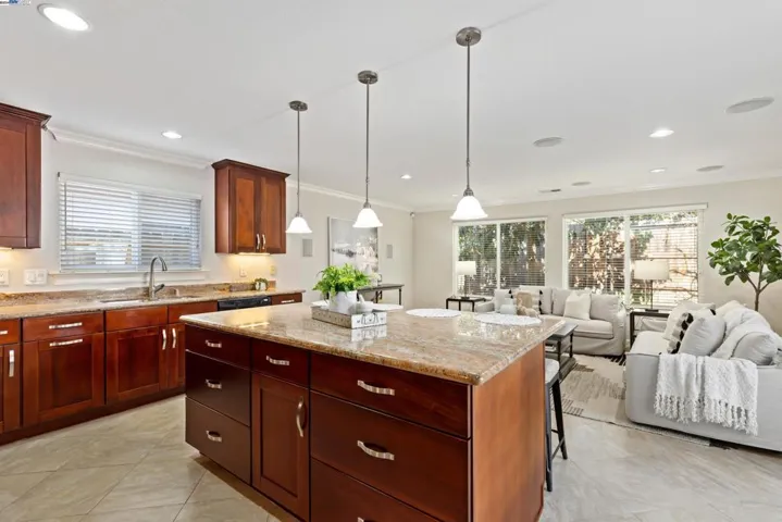 32840 Bucks Lake Ln, Fremont, California 94555