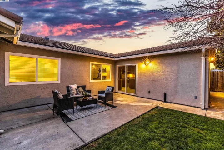 32840 Bucks Lake Ln, Fremont, California 94555