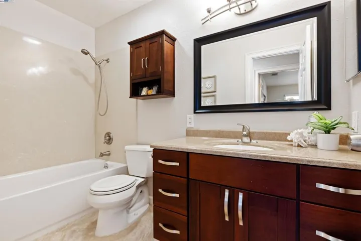 32840 Bucks Lake Ln, Fremont, California 94555
