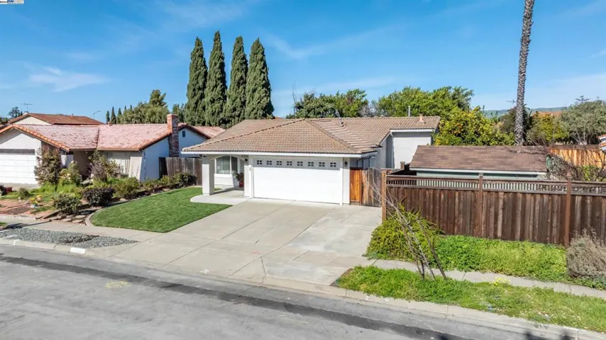 32840 Bucks Lake Ln, Fremont, California 94555