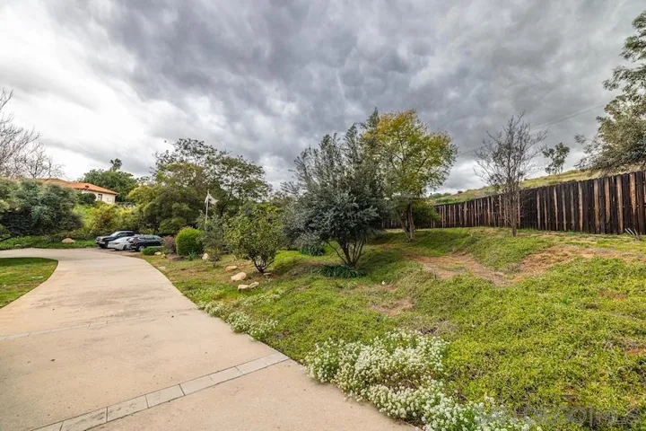 12443 Lemon Crest Dr, Lakeside, California 92040