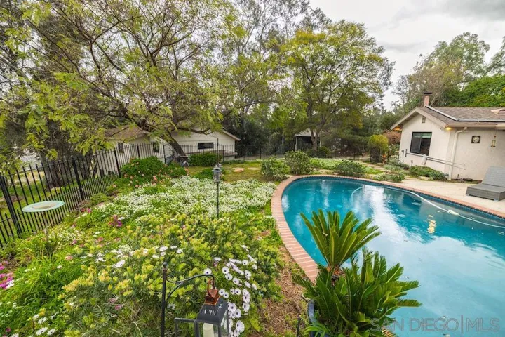 12443 Lemon Crest Dr, Lakeside, California 92040