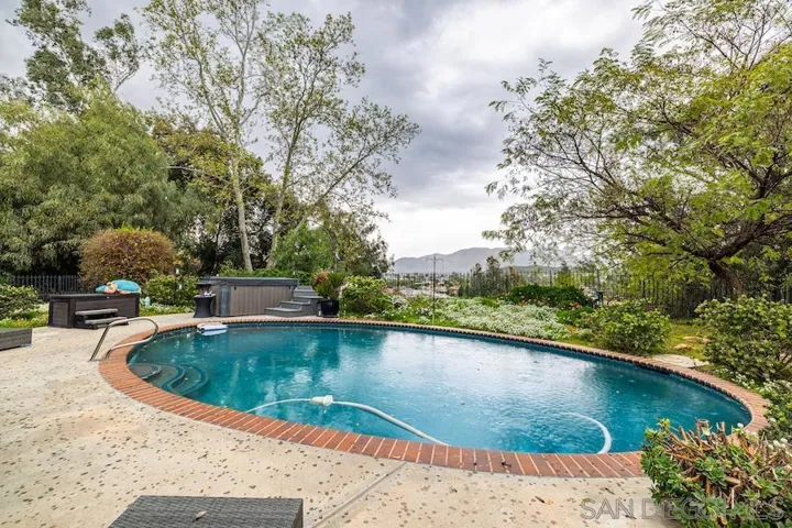 12443 Lemon Crest Dr, Lakeside, California 92040
