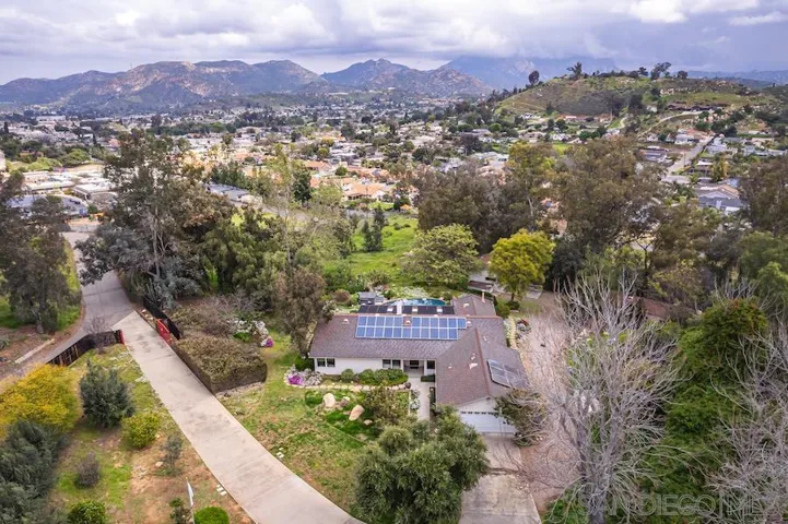 12443 Lemon Crest Dr, Lakeside, California 92040