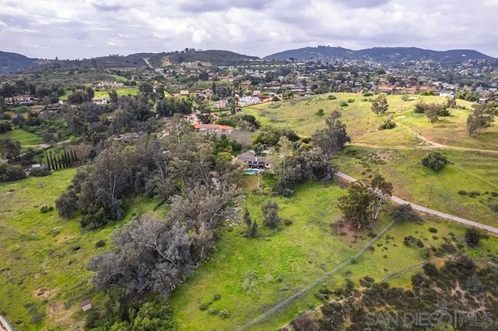 12443 Lemon Crest Dr, Lakeside, California 92040