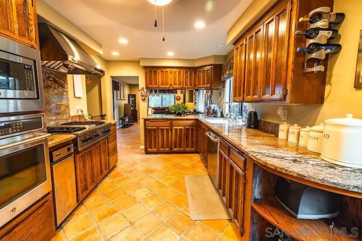 12443 Lemon Crest Dr, Lakeside, California 92040