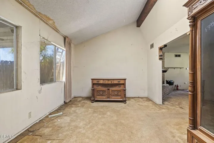 12-web-or-mls-UpmarketMedia-1188Bon-24