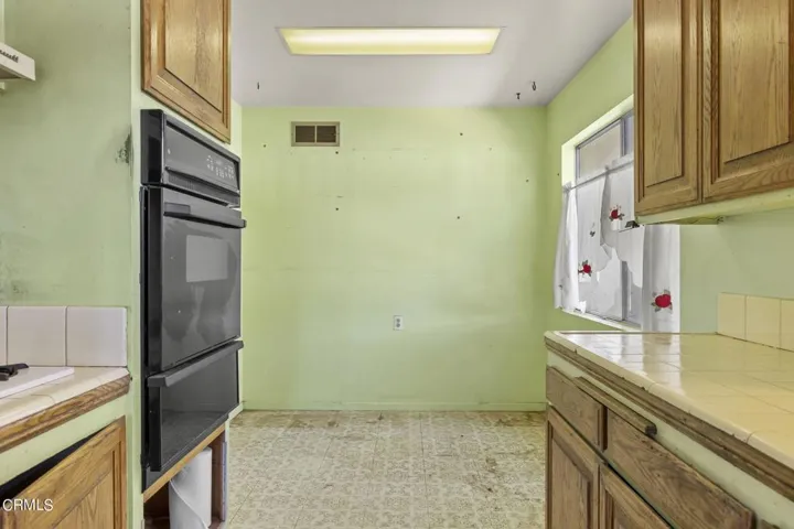 18-web-or-mls-UpmarketMedia-1188Bon-66