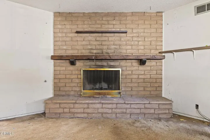 8-web-or-mls-UpmarketMedia-1188Bon-36